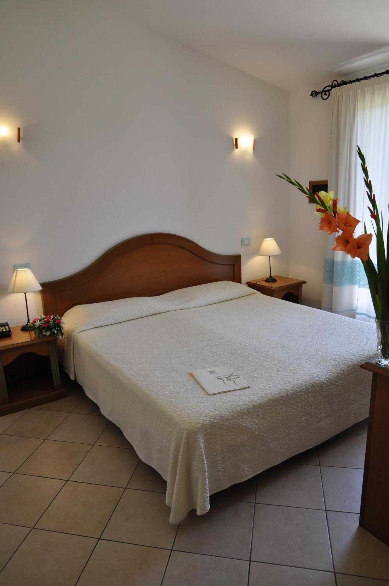 Le Anfore Hotel Villasimius Exterior photo
