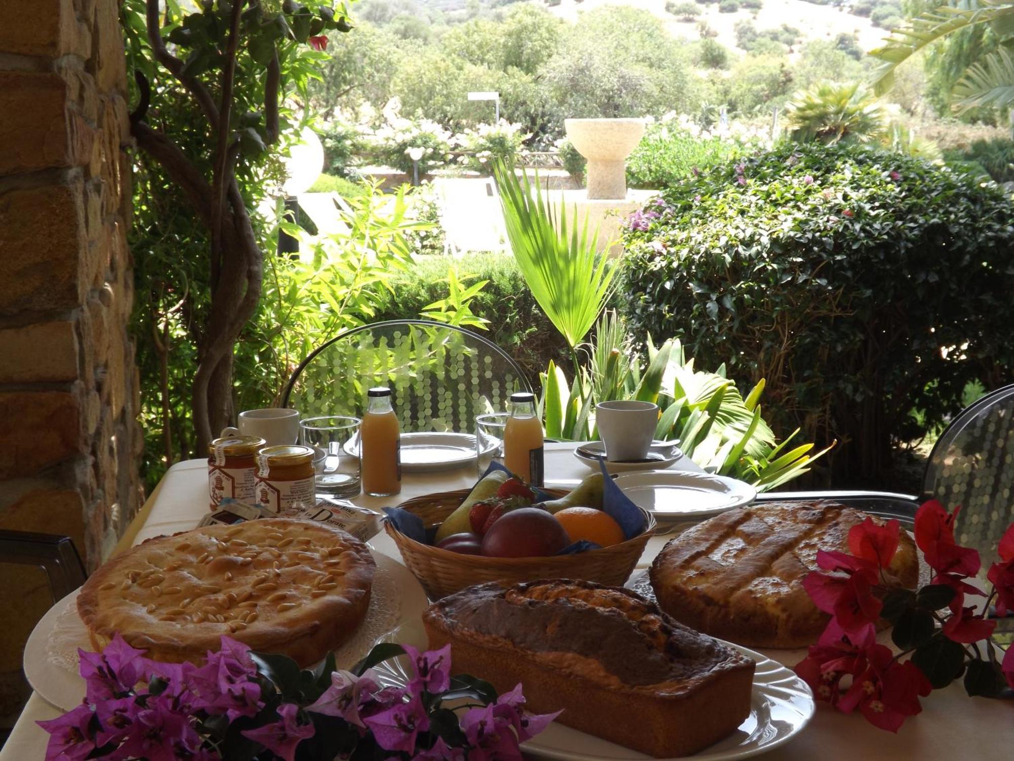 Le Anfore Hotel Villasimius Exterior photo