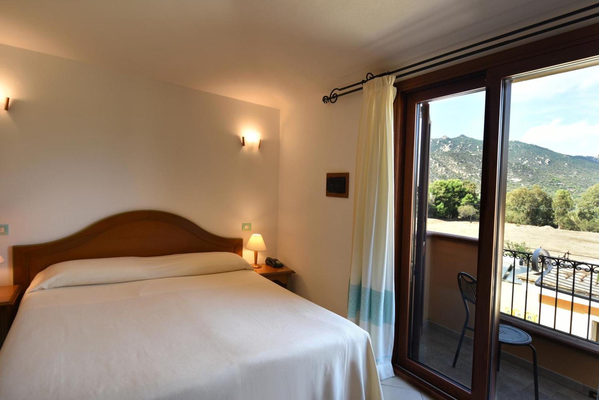 Le Anfore Hotel Villasimius Exterior photo