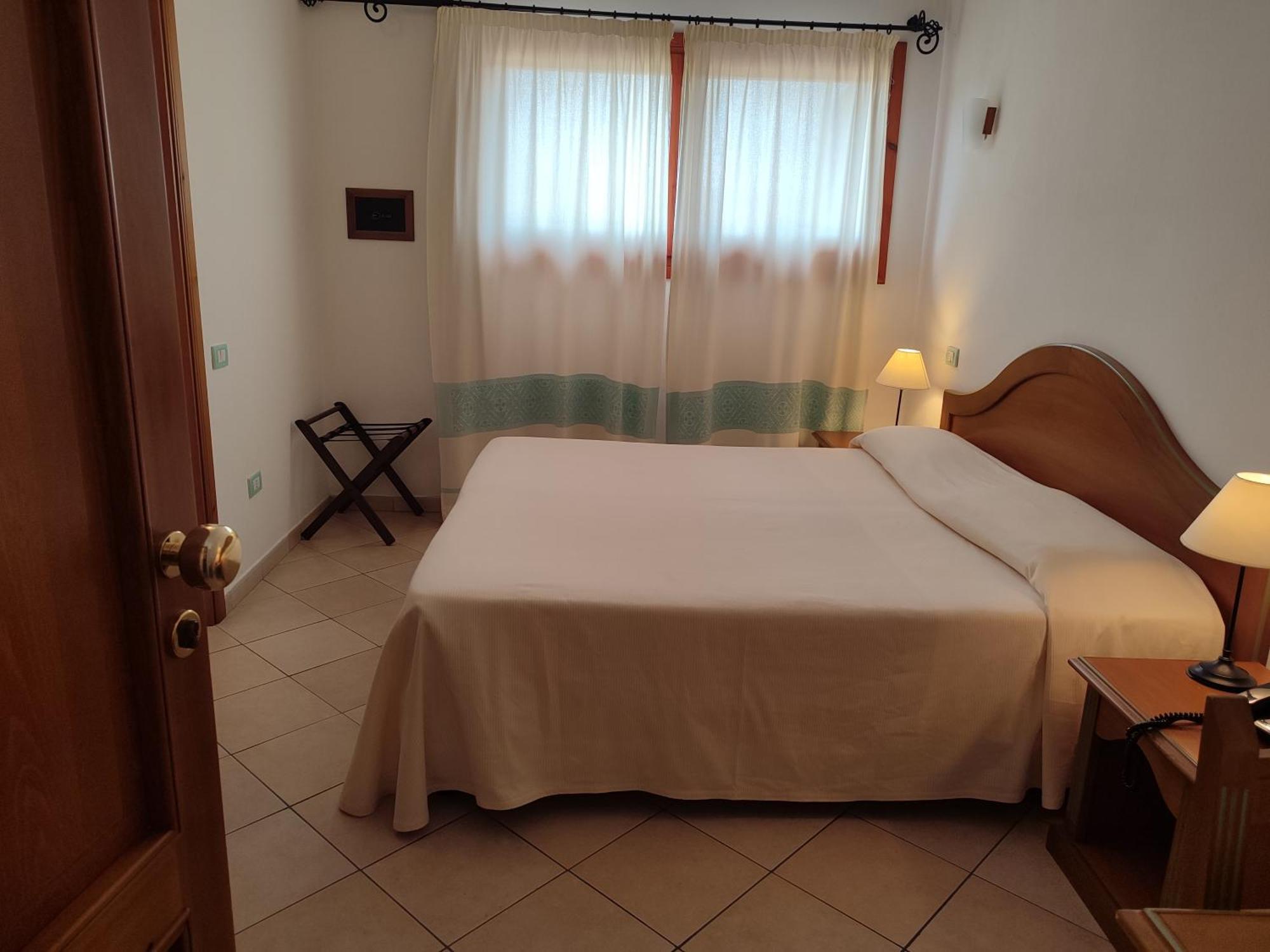 Le Anfore Hotel Villasimius Exterior photo
