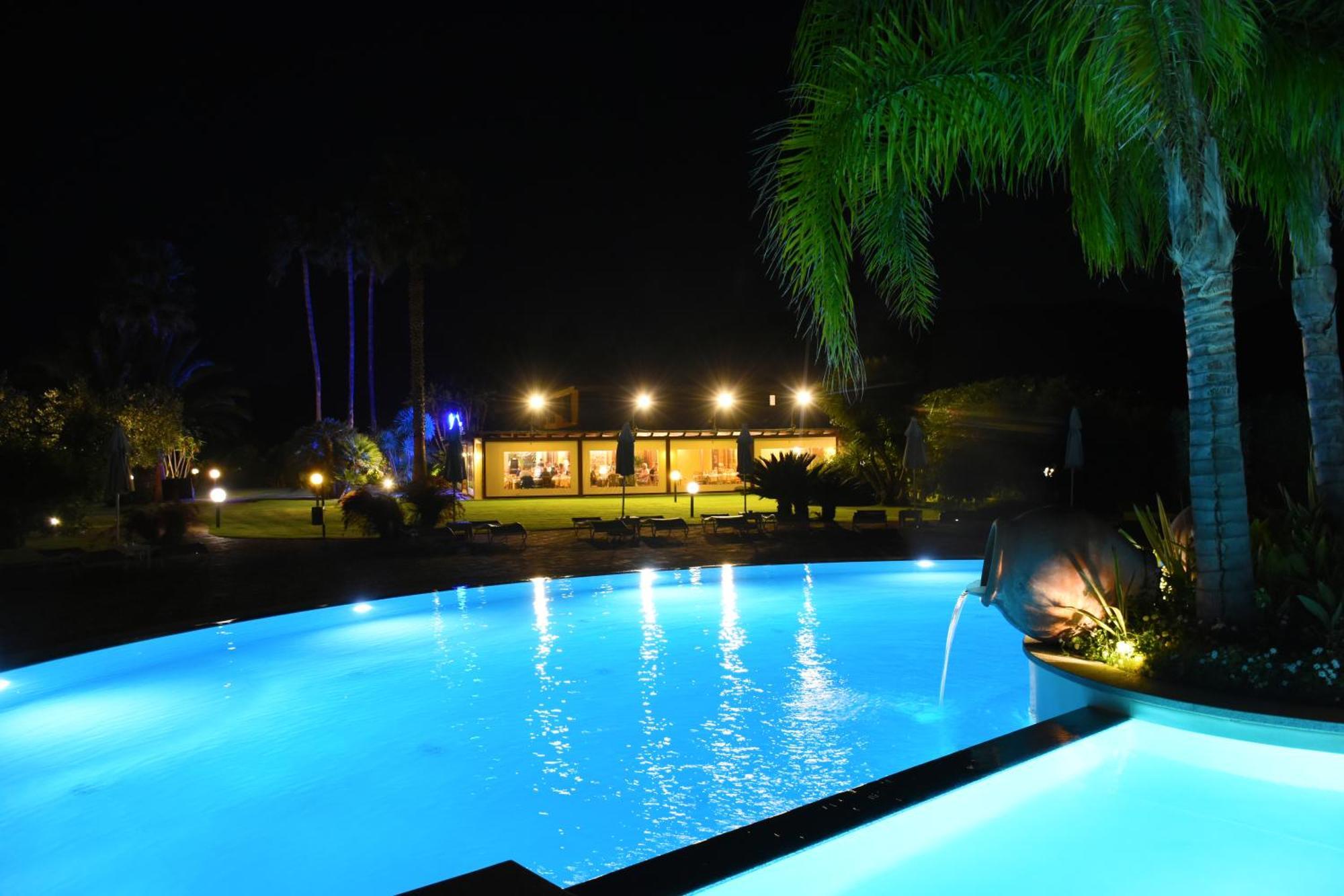 Le Anfore Hotel Villasimius Exterior photo