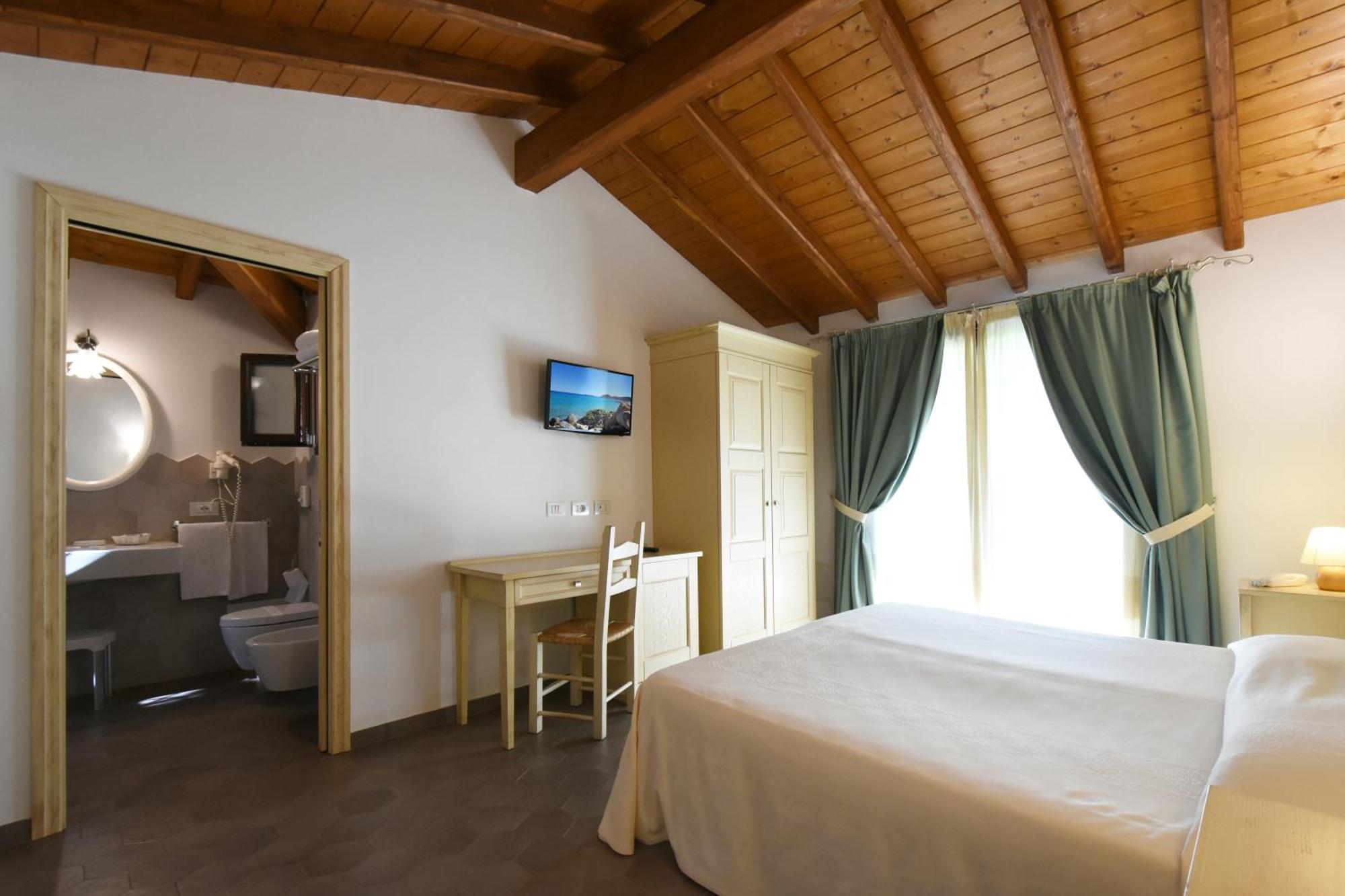 Le Anfore Hotel Villasimius Exterior photo
