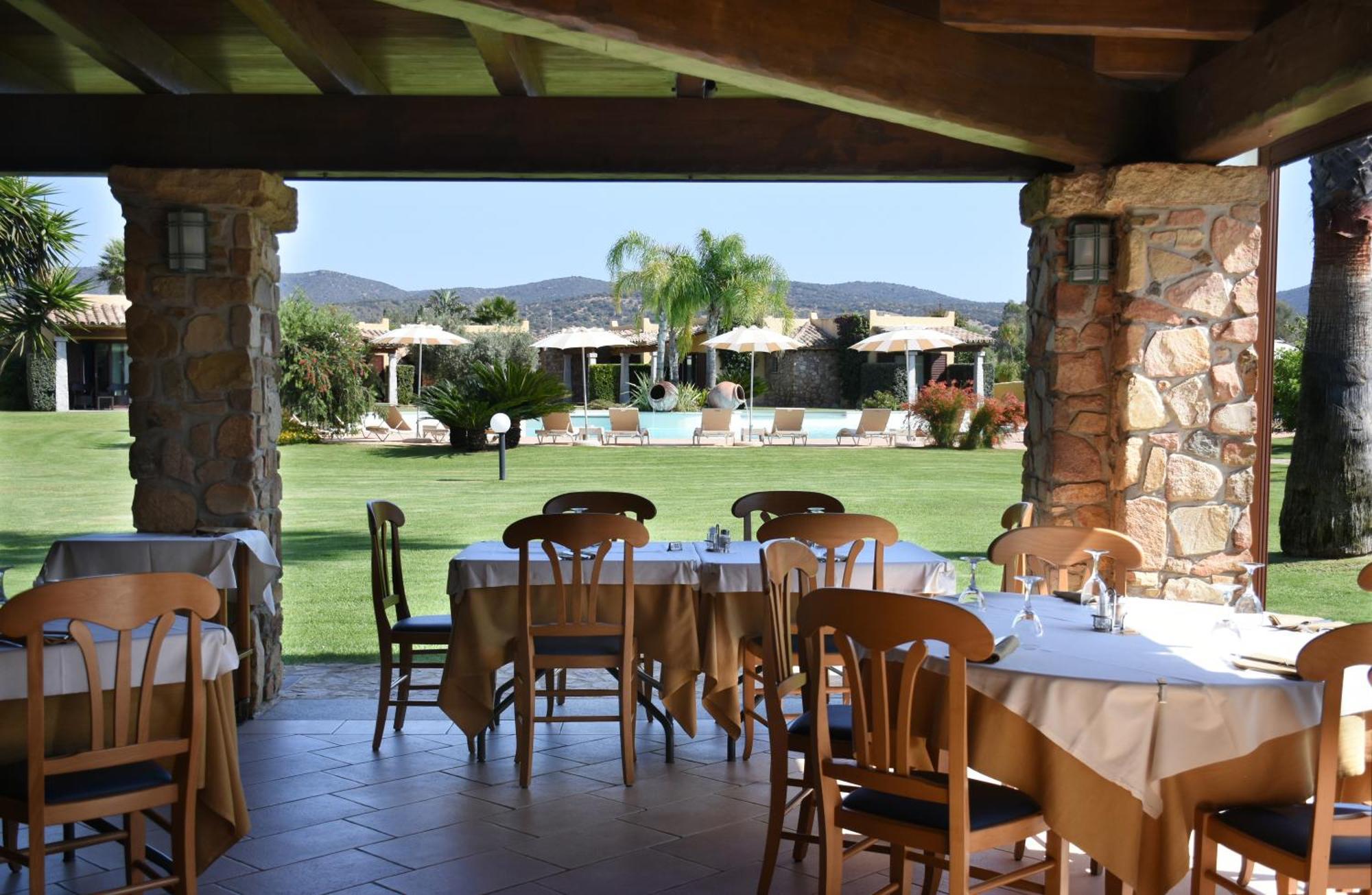 Le Anfore Hotel Villasimius Exterior photo