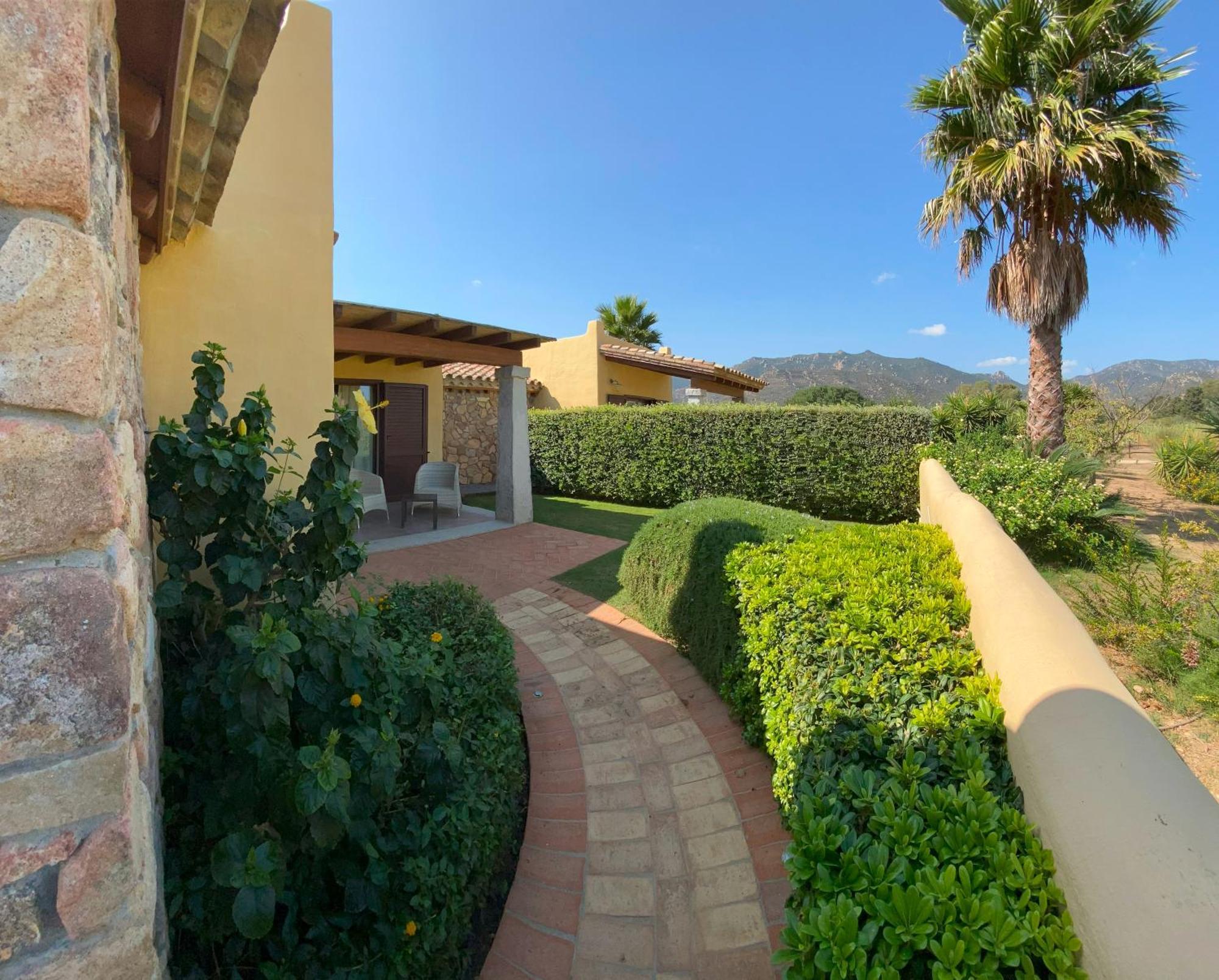 Le Anfore Hotel Villasimius Exterior photo