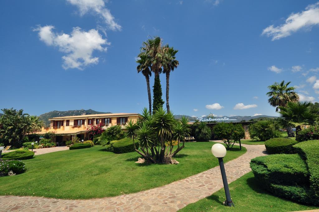 Le Anfore Hotel Villasimius Exterior photo