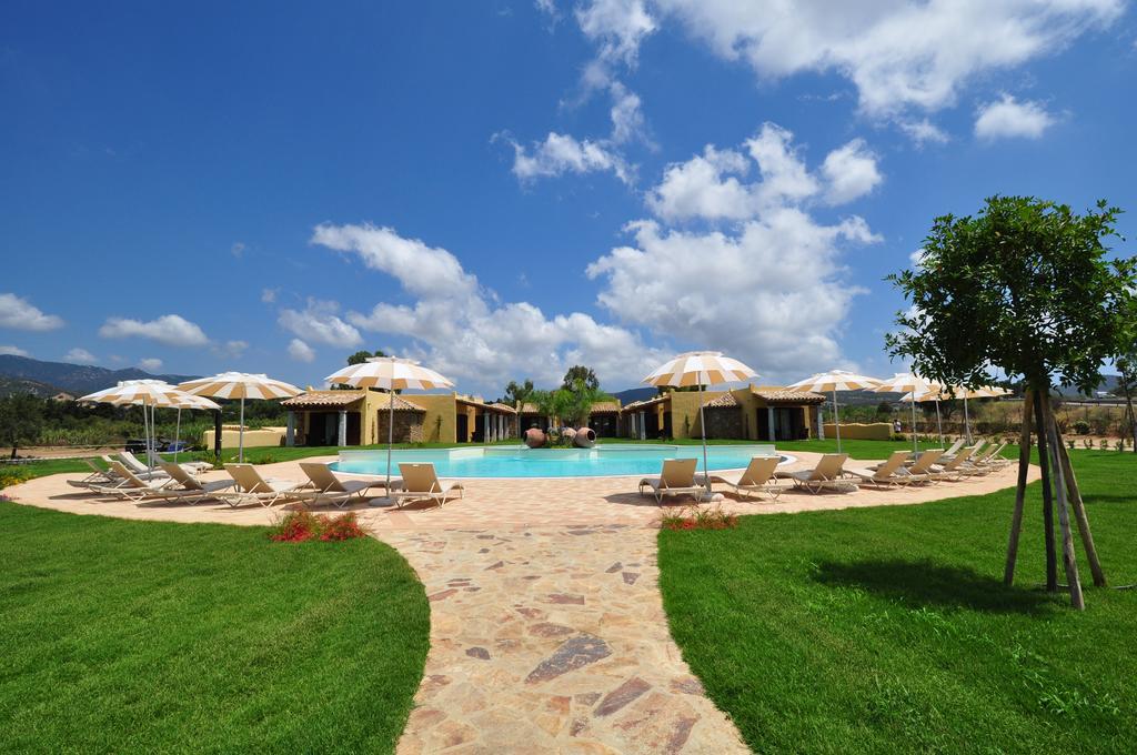 Le Anfore Hotel Villasimius Exterior photo