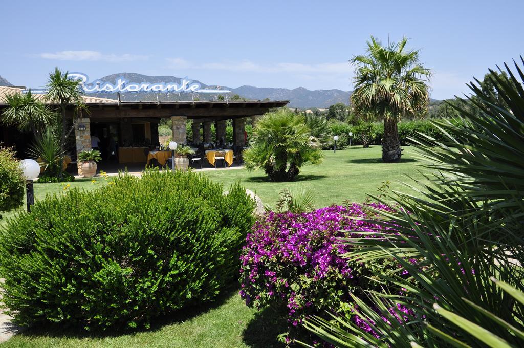 Le Anfore Hotel Villasimius Exterior photo